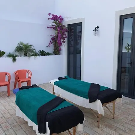 Casa Rosa With Pool In Centre Olhao