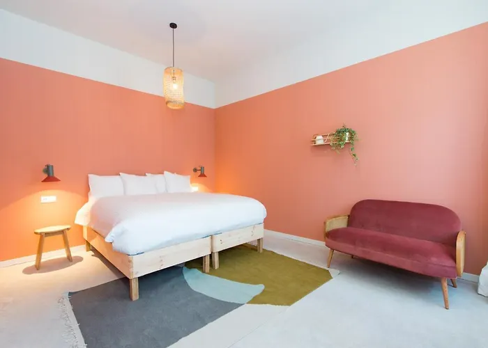 Casa Rosa With Pool In Centre *