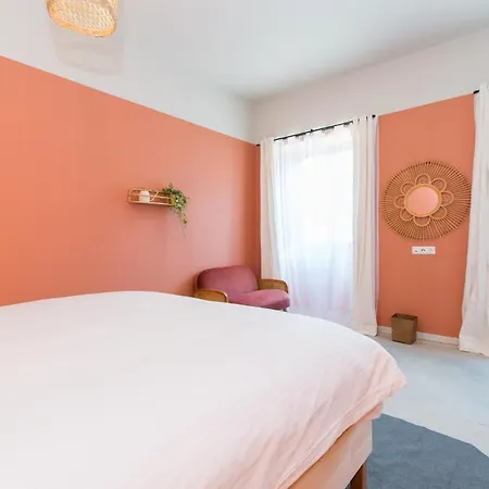 Casa Rosa With Pool In Centre