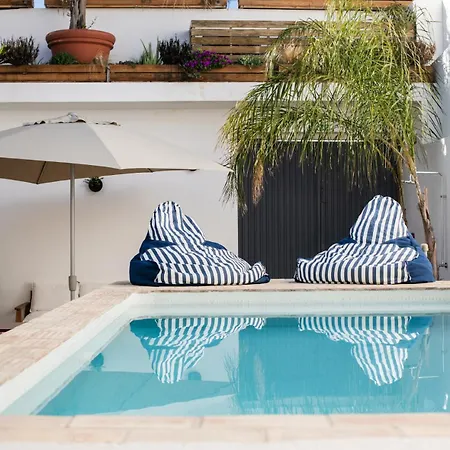 Casa Rosa With Pool In Centre