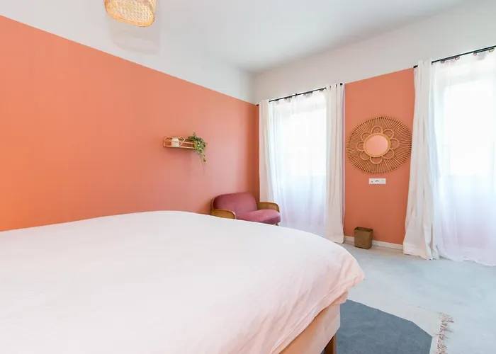 Casa Rosa With Pool In Centre