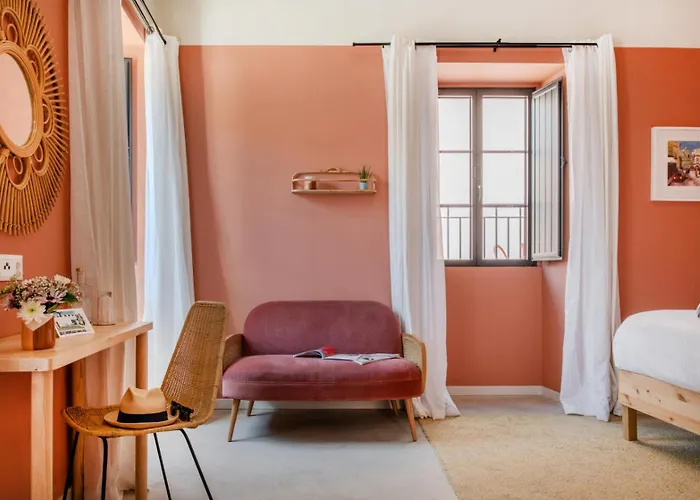 Casa Rosa With Pool In Centre 빌라 오양