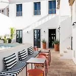 Villa Casa Rosa With Pool In Centre *