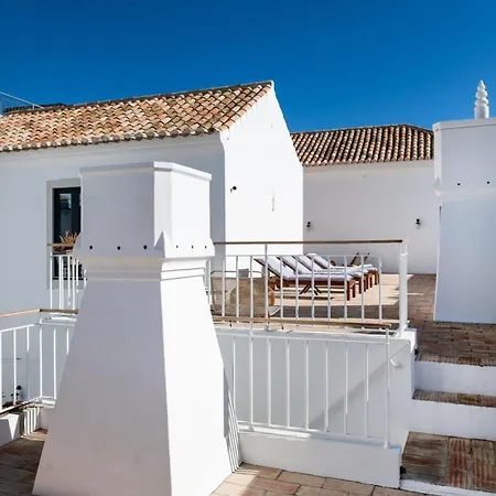 Casa Rosa With Pool In Centre Vila